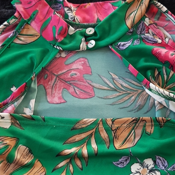 Beautiful halter tank size 3X - Picture 5 of 5